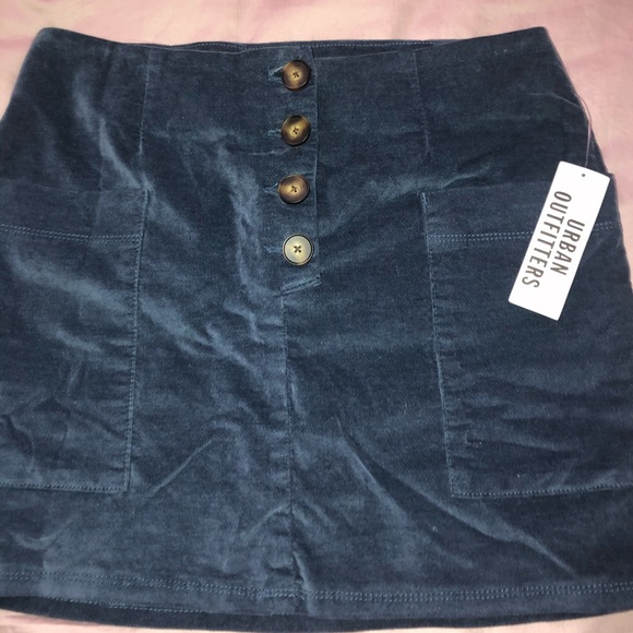blue/navy blue suede skirt with two big pockets. - Picture 2 of 3
